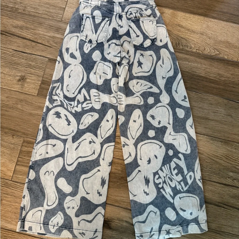 Smiley Face Wide-Leg Jeans - Picture 6 of 7